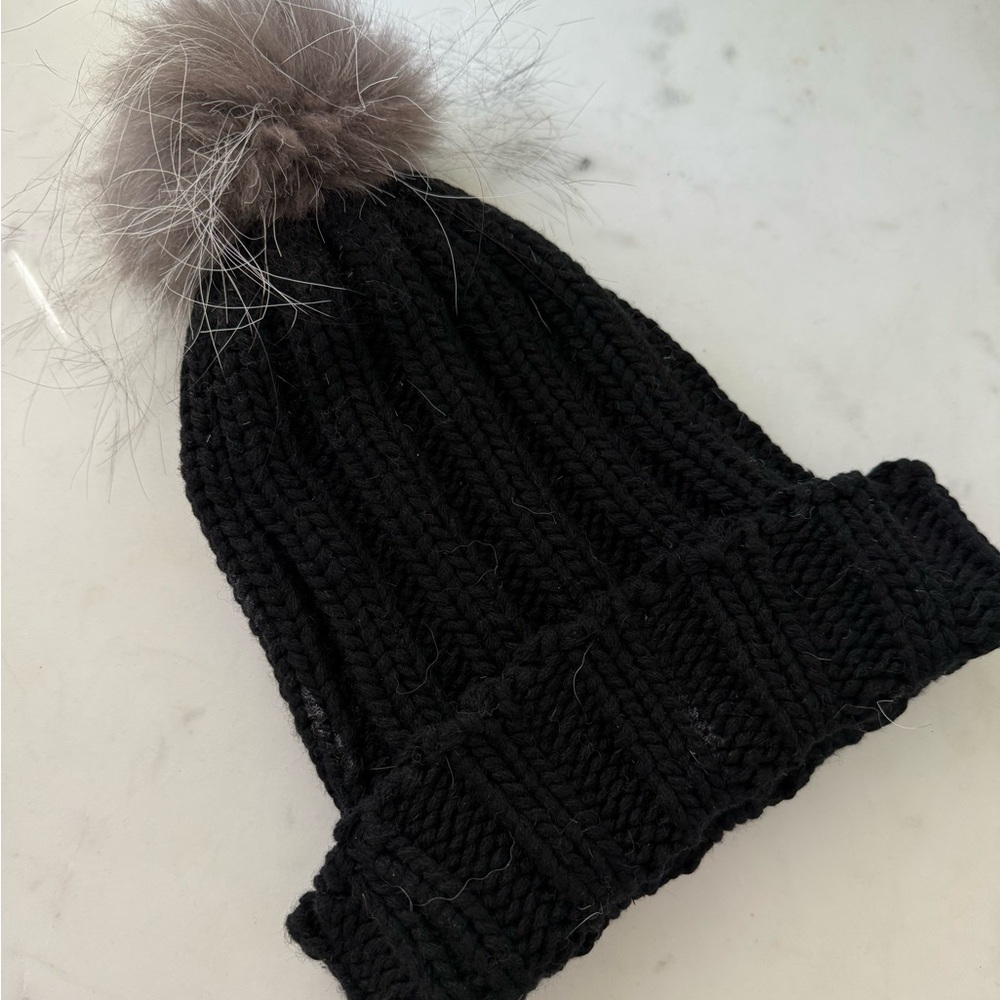 Cashmere Classic Black Ribbed Beanie with Pom-Pom